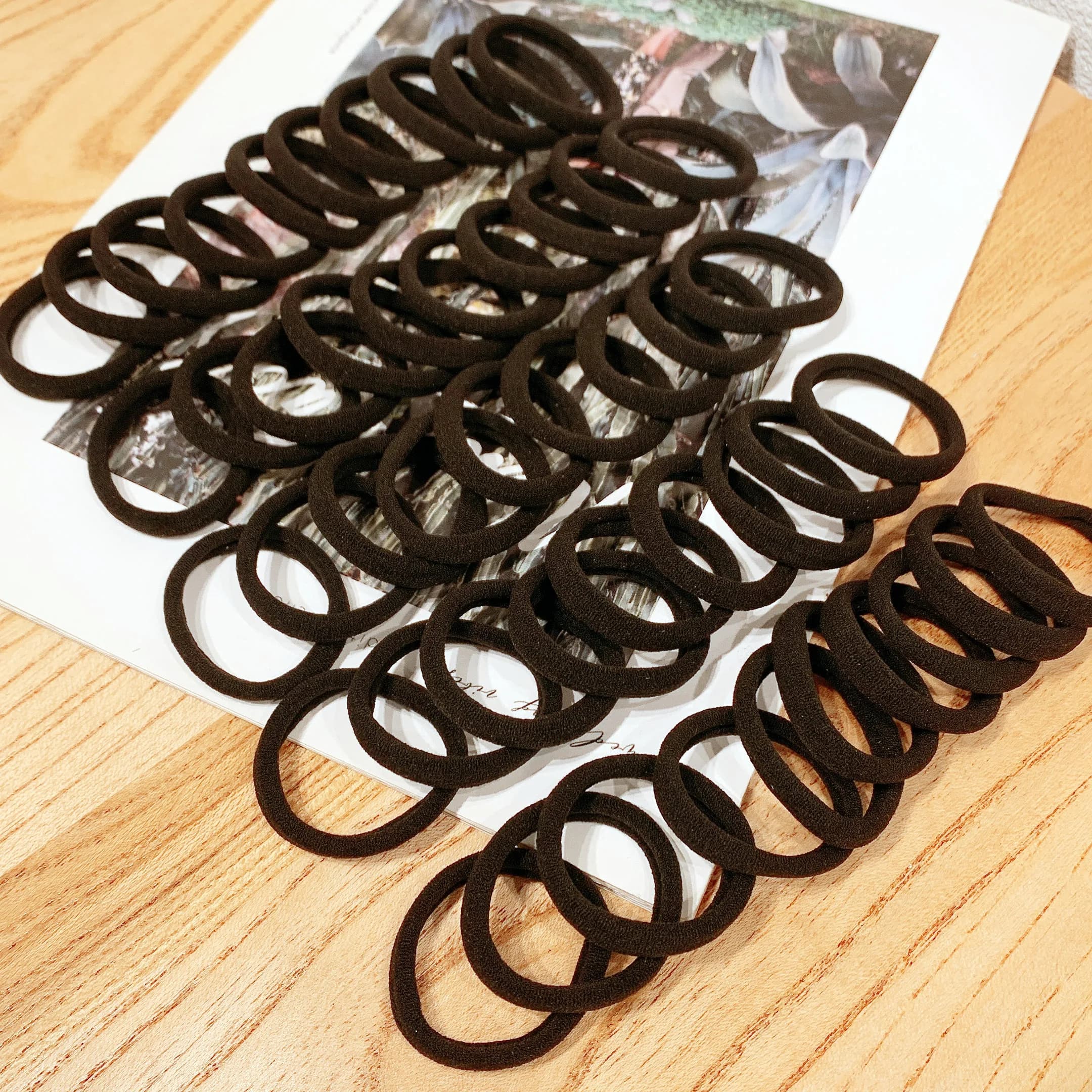 50/100 pièces d'élastiques à cheveux noirs et blancs, élastiques à cheveux pour femmes, élastiques à cheveux en caoutchouc à haute élasticité — 5/7
